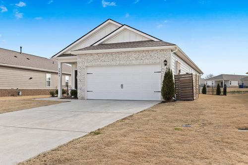 5047 Espy Ave, White House, TN, 37188-2400 | Card Image
