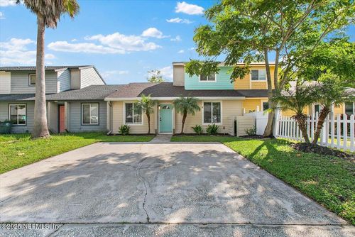 714 Aquatic Dr, ATLANTIC BEACH, FL, 32233-3858 | Card Image