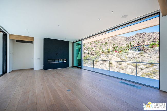 310 W Crestview Dr, House other with 3 bedrooms, 4 bathrooms and 2 parking in Palm Springs CA | Image 13