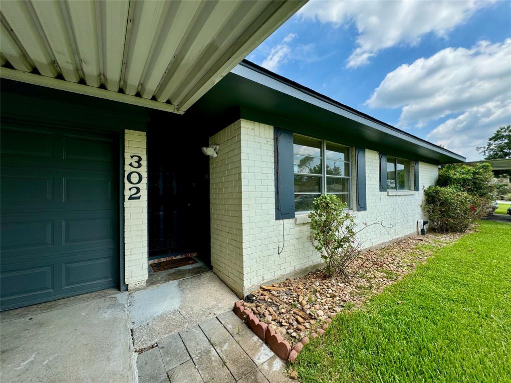 Pamela Dr, Baytown, TX 77521