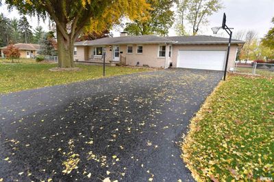 11 Barnes Drive, House other with 3 bedrooms, 2 bathrooms and null parking in Decatur IL | Image 2