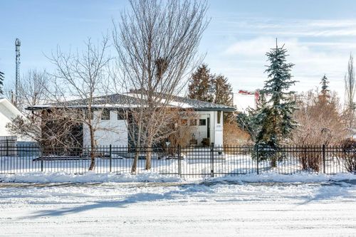 8248 5 St Sw, Calgary, AB, T2V1C5 | Card Image