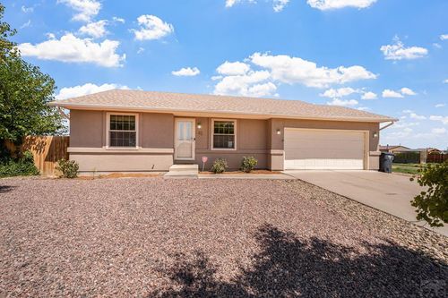 863 E Saunders Dr, Pueblo West, CO, 81007-3561 | Card Image
