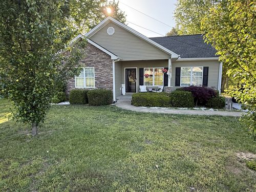 543 Main St, Mc Ewen, TN, 37101-4522 | Card Image