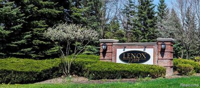 40622 Lenox Park Drive, Condo with 3 bedrooms, 3 bathrooms and null parking in Novi MI | Image 3