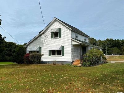 1458 Middle Road, House other with 3 bedrooms, 1 bathrooms and null parking in Calverton NY | Image 3