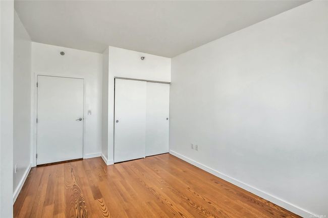 APT-1806 - 40 College Point Blvd, Condo with 2 bedrooms, 2 bathrooms and null parking in Flushing NY | Image 13