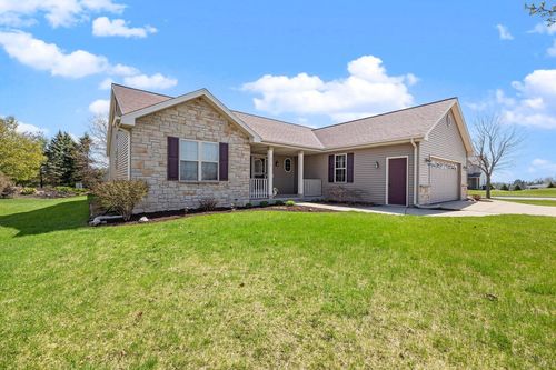 572 Nordic Court, Slinger, WI, 53086 | Card Image