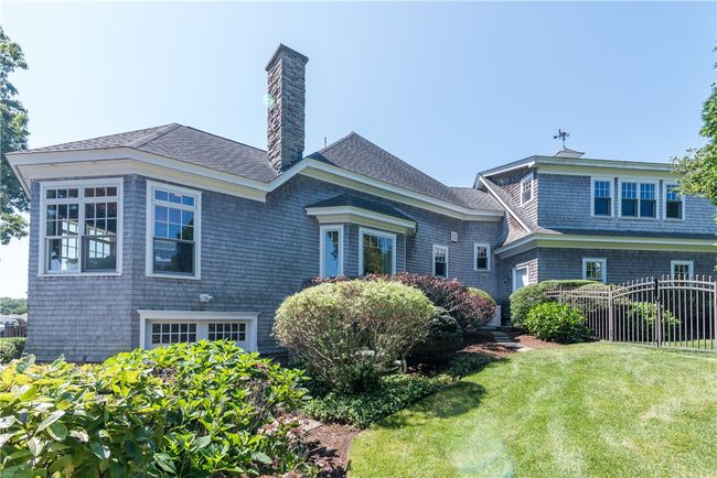 Side view of the house. | Image 38