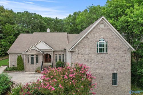 10136 Skylark Dr Se, Huntsville, AL, 35803-2842 | Card Image