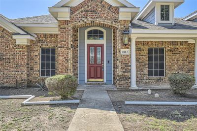 1812 Athena Drive, House other with 3 bedrooms, 2 bathrooms and null parking in Lancaster TX | Image 3