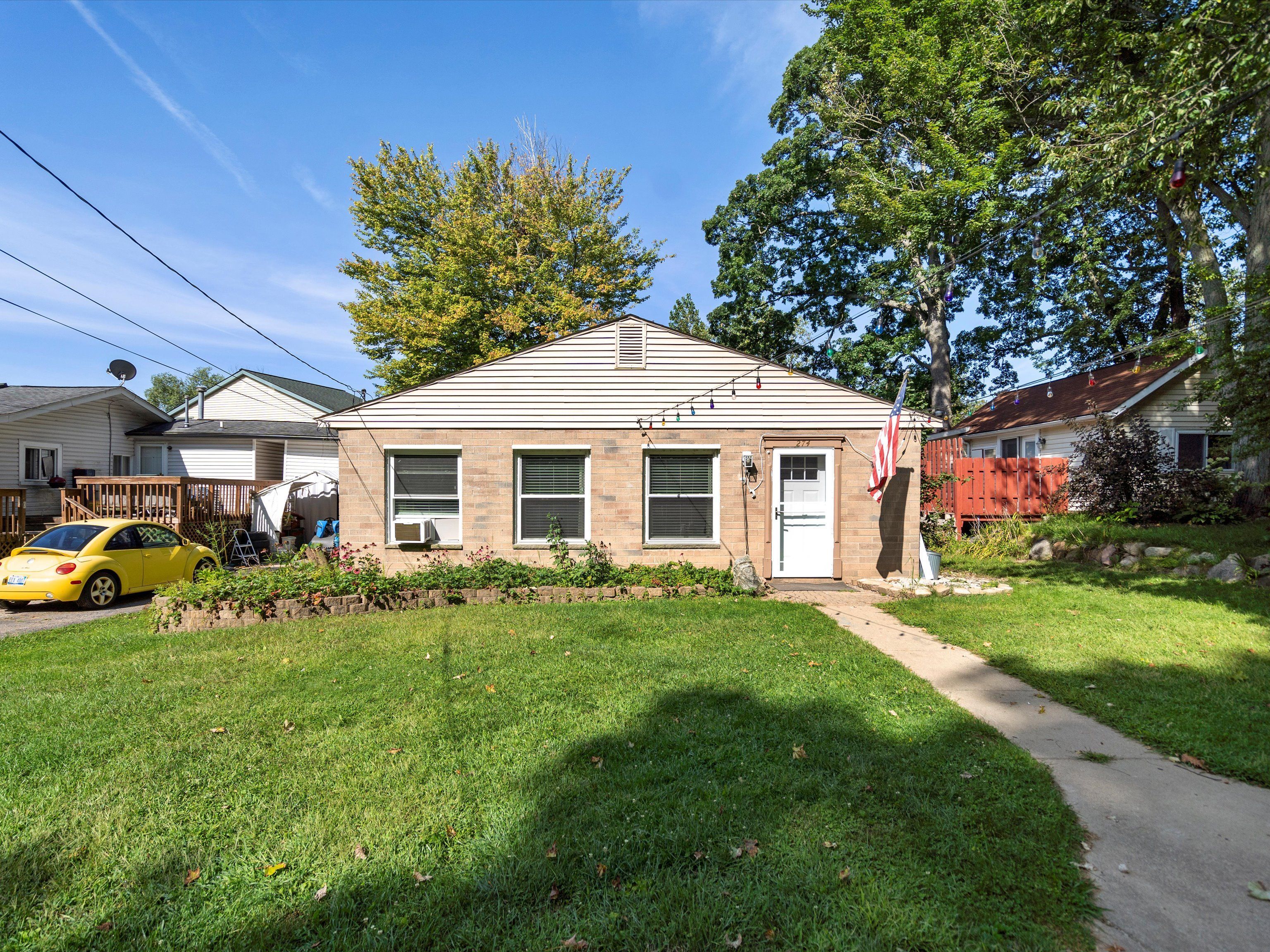 Pine Dr, Oakland, MI 48363 #1