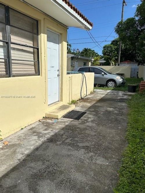 116 W 17th St, Hialeah, FL, 33010-3026 | Card Image