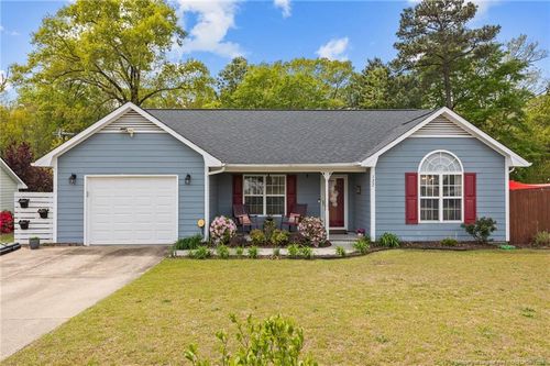 122 Raymond St, Raeford, NC, 28376-5841 | Card Image