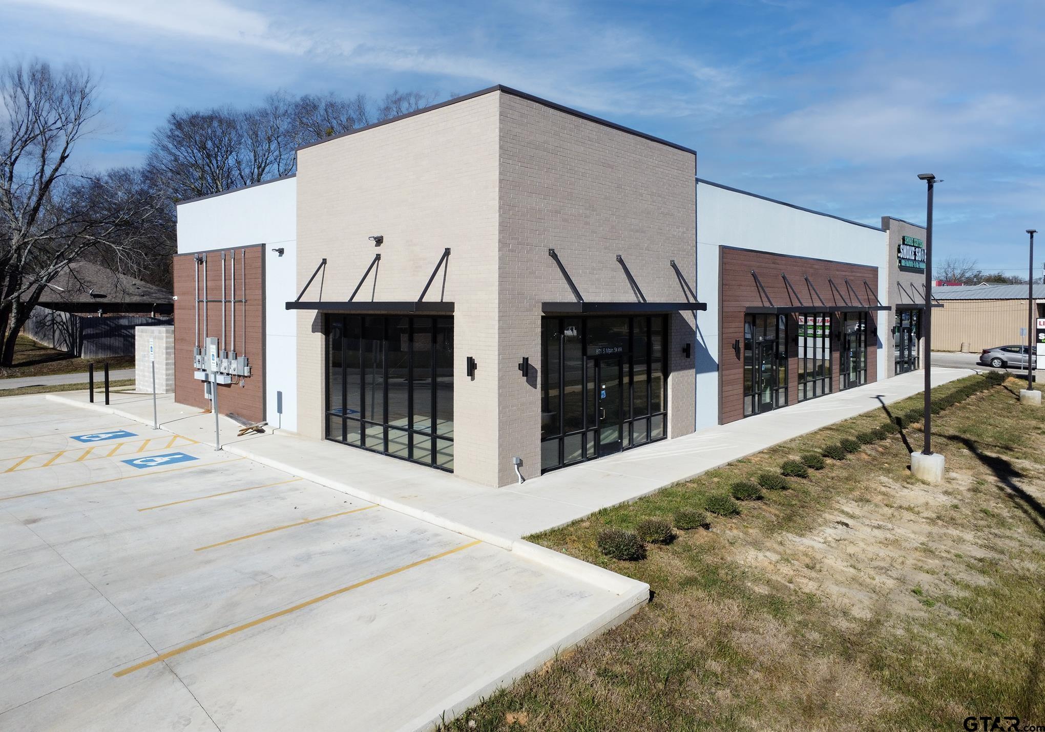801 S Main St, Lindale, TX 75771