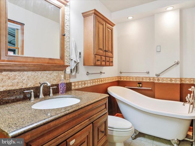 129 Fox Ridge Dr, House other with 3 bedrooms, 3 bathrooms and null parking in MAURERTOWN VA | Image 17