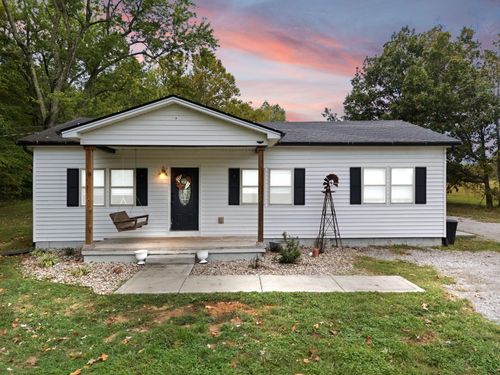637 College Hill Rd, Waco, KY, 40385-9731 | Card Image