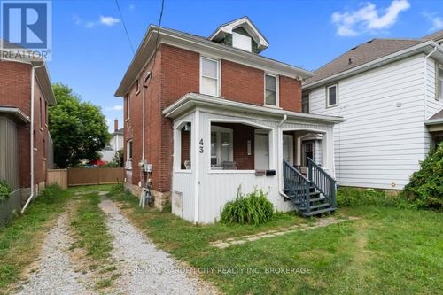 43 York St, Saint Catharines, ON, L2R6C2 | Card Image
