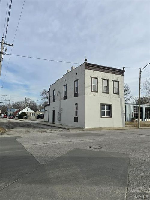 1223 W Main St, Belleville, IL, 62220-1546 | Card Image