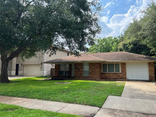4057 Woodfox St, Houston, TX, 77025-5405 | Card Image
