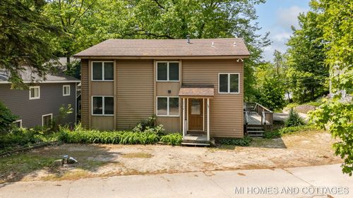 2338 Crescent Walk, Macatawa, MI, 49434-9700 | Card Image