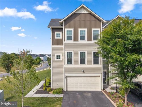 101 Jitterbug Way, STEPHENSON, VA, 22656-1988 | Card Image