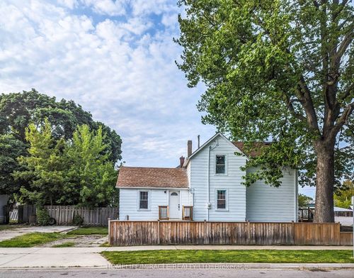 137 Proctor St, Sarnia, ON, N7T3G1 | Card Image