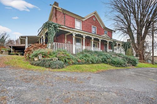 302 Front St Sw, Abingdon, VA, 24210-3104 | Card Image