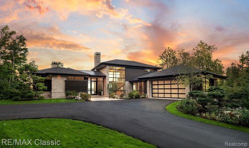 2673 Pine Bluffs Ct, Highland, MI, 48357-4255 | Card Image