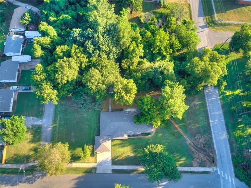 707 E Oak St, Noble, OK, 73068-9560 | Card Image