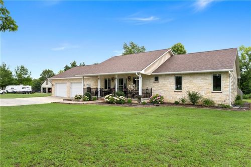 12590 Osage Nation Rd, Nevada, MO, 64772-7613 | Card Image