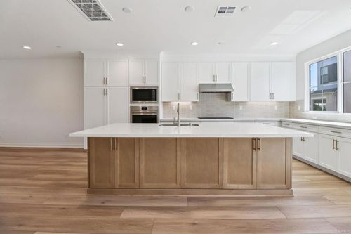 4942 Spirea Way, Carlsbad, CA, 92008-3895 | Card Image