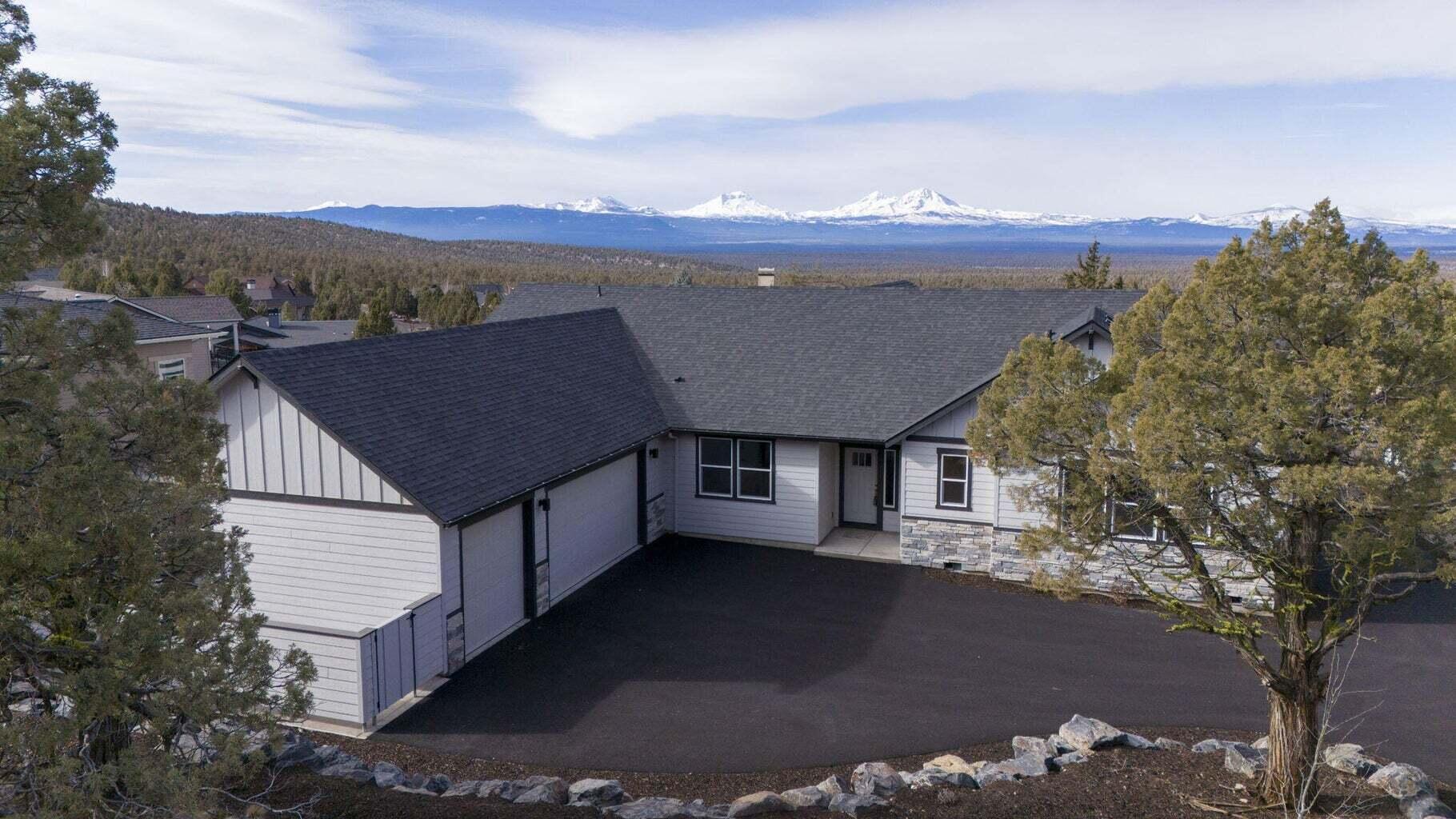Highland View Loop, Redmond, OR 97756