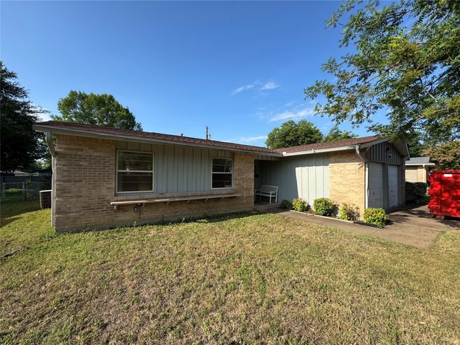 819 Wateka Way, House other with 3 bedrooms, 2 bathrooms and null parking in Richardson TX | Image 9