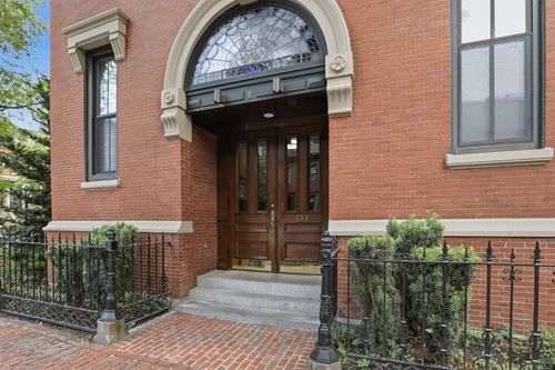 1e-130 Appleton St, Boston, MA, 02116-6085 | Card Image