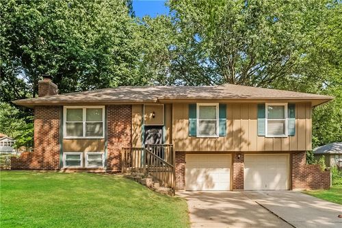 513 Ne Grant Dr, Blue Springs, MO, 64014-1743 | Card Image