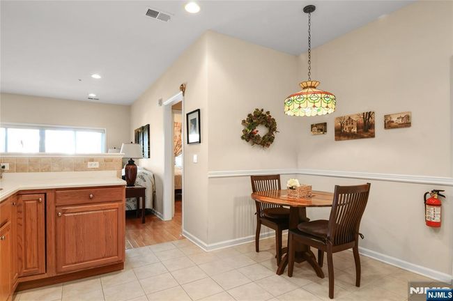 10108 Warrens Way, Townhouse with 2 bedrooms, 2 bathrooms and null parking in Wanaque NJ | Image 6