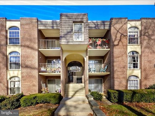 apt-31-3334 Woodburn Village Dr, ANNANDALE, VA, 22003-6874 | Card Image