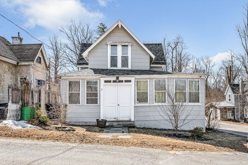 2 Lakeview Ave, Sterling, MA, 01564-2805 | Card Image