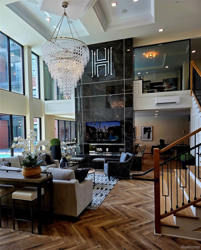 Two-Story Community Lounge | Image 9