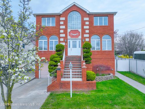 5775 Hylan Blvd, Staten Island, NY, 10309-3909 | Card Image