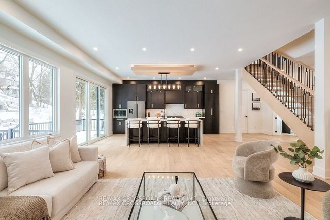 696 Hillview Cres, House other with 6 bedrooms, 5 bathrooms and 10 parking in Pickering ON | Image 10
