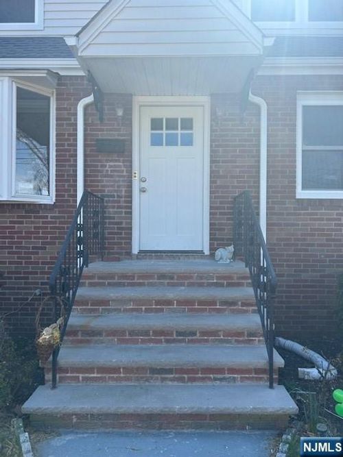 110 Copeland Ave, Lyndhurst, NJ, 07071-3002 | Card Image