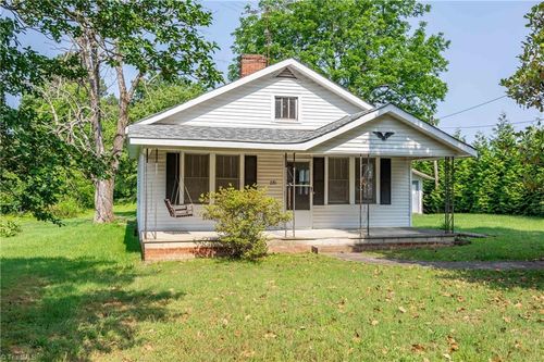 220 S Carolina Ave, Boonville, NC, 27011-9096 | Card Image