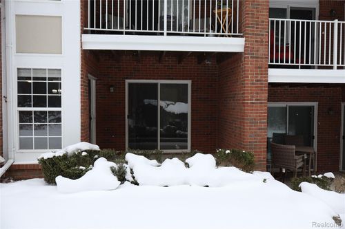 44843 Marigold Dr, Sterling Heights, MI, 48314-1226 | Card Image