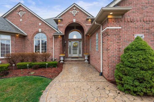 56446 Birkdale Dr, Macomb, MI, 48042-1133 | Card Image