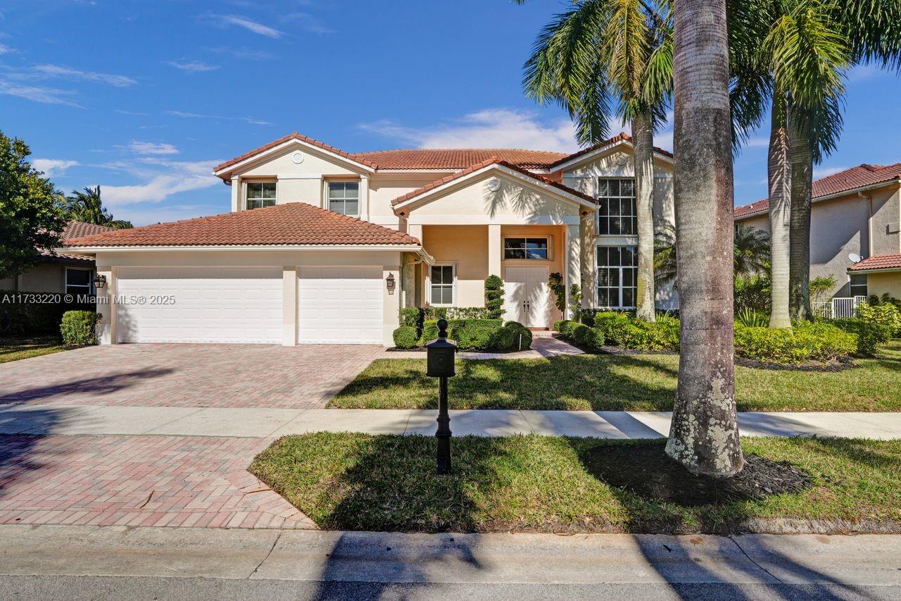 1633 Victoria Pointe Ln, For Sale in Weston - Zoocasa