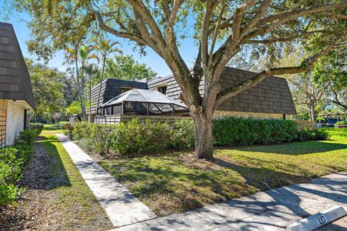 227 2nd Ter, Palm Beach Gardens, FL, 33418-3694 | Card Image