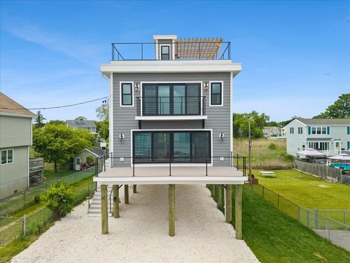 153 Edgewater Dr, Quincy, MA, 02169-3611 | Card Image