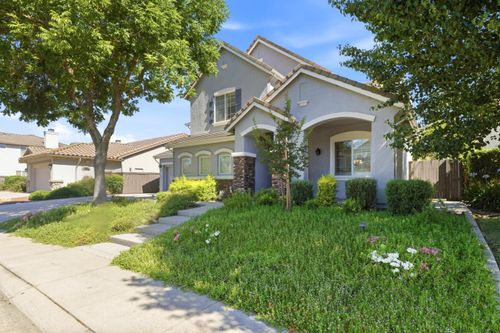 9728 Country Falls Lane, Elk Grove, CA, 95757 | Card Image